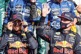 Sergio Perez (MEX), Red Bull Racing and Max Verstappen (NLD), Red Bull Racing  12.12.2021. Formula 1 World Championship, Rd 22, Abu Dhabi Grand Prix, Yas Marina Circuit, Abu Dhabi, Race Day.