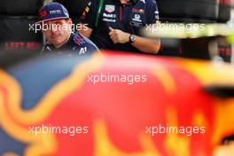 Max Verstappen (NLD) Red Bull Racing at a team photograph. 09.12.2021. Formula 1 World Championship, Rd 22, Abu Dhabi Grand Prix, Yas Marina Circuit, Abu Dhabi, Preparation Day.
