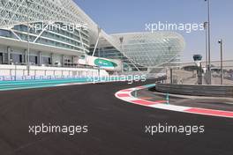 Turn 12 circuit changes. 08.12.2021. Formula 1 World Championship, Rd 22, Abu Dhabi Grand Prix, Yas Marina Circuit, Abu Dhabi, Preparation Day.