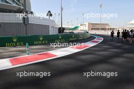 Turn 14 circuit changes. 08.12.2021. Formula 1 World Championship, Rd 22, Abu Dhabi Grand Prix, Yas Marina Circuit, Abu Dhabi, Preparation Day.