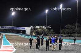 Esteban Ocon (FRA) Alpine F1 Team walks the circuit with the team. 09.12.2021. Formula 1 World Championship, Rd 22, Abu Dhabi Grand Prix, Yas Marina Circuit, Abu Dhabi, Preparation Day.