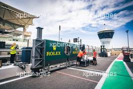 Circuit atmosphere - Rolex clock unpacking. 08.12.2021. Formula 1 World Championship, Rd 22, Abu Dhabi Grand Prix, Yas Marina Circuit, Abu Dhabi, Preparation Day.
