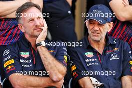 (L to R): Christian Horner (GBR) Red Bull Racing Team Principal and Adrian Newey (GBR) Red Bull Racing Chief Technical Officer at a team photograph. 09.12.2021. Formula 1 World Championship, Rd 22, Abu Dhabi Grand Prix, Yas Marina Circuit, Abu Dhabi, Preparation Day.