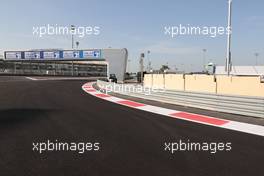 The turn 15 circuit changes. 08.12.2021. Formula 1 World Championship, Rd 22, Abu Dhabi Grand Prix, Yas Marina Circuit, Abu Dhabi, Preparation Day.
