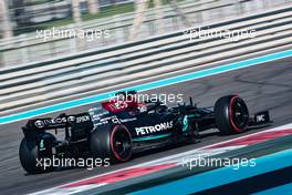 George Russell (GBR), Mercedes AMG F1  14.12.2021. Formula 1 Testing, Yas Marina Circuit, Abu Dhabi, Tuesday.