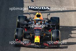 Juri Vips (EST) Red Bull Racing RB16B. 14.12.2021. Formula 1 Testing, Yas Marina Circuit, Abu Dhabi, Tuesday.