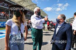 Lawrence Stroll (CDN) Aston Martin F1 Team Investor with Jean Todt (FRA) FIA President on the grid. 24.10.2021. Formula 1 World Championship, Rd 17, United States Grand Prix, Austin, Texas, USA, Race Day.