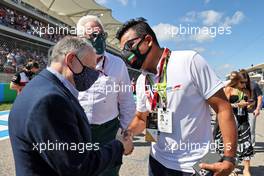 (L to R): Jean Todt (FRA) FIA President with Lawrence Stroll (CDN) Aston Martin F1 Team Investor and Ahmed Ali Al-Subaey (KSA) Aramco Chairman on the grid. 24.10.2021. Formula 1 World Championship, Rd 17, United States Grand Prix, Austin, Texas, USA, Race Day.