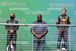The podium (L to R): Lewis Hamilton (GBR) Mercedes AMG F1, second; Shaquille O'Neal (USA) Former Basketball Player; Max Verstappen (NLD) Red Bull Racing, race winner. 24.10.2021. Formula 1 World Championship, Rd 17, United States Grand Prix, Austin, Texas, USA, Race Day.