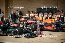 Lewis Hamilton (GBR) Mercedes AMG F1 W12 and Max Verstappen (NLD) Red Bull Racing RB16B in parc ferme. 24.10.2021. Formula 1 World Championship, Rd 17, United States Grand Prix, Austin, Texas, USA, Race Day.