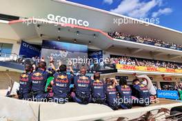 Red Bull Racing team watch the podium from the Longhorn car parked in parc ferme. 24.10.2021. Formula 1 World Championship, Rd 17, United States Grand Prix, Austin, Texas, USA, Race Day.