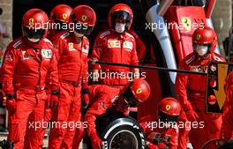 Ferrari makes a pit stop. 24.10.2021. Formula 1 World Championship, Rd 17, United States Grand Prix, Austin, Texas, USA, Race Day.