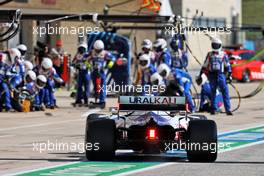 Nikita Mazepin (RUS) Haas F1 Team VF-21 makes a pit stop. 24.10.2021. Formula 1 World Championship, Rd 17, United States Grand Prix, Austin, Texas, USA, Race Day.