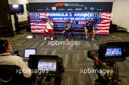 (L to R): Lewis Hamilton (GBR) Mercedes AMG F1; Max Verstappen (NLD) Red Bull Racing; and Sergio Perez (MEX) Red Bull Racing, in the post qualifying FIA Press Conference. 23.10.2021. Formula 1 World Championship, Rd 17, United States Grand Prix, Austin, Texas, USA, Qualifying Day.