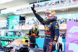 Max Verstappen (NLD) Red Bull Racing RB16B celebrates his pole position in qualifying parc ferme. 23.10.2021. Formula 1 World Championship, Rd 17, United States Grand Prix, Austin, Texas, USA, Qualifying Day.