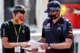 Max Verstappen (NLD) Red Bull Racing signs autographs for the fans. 23.10.2021. Formula 1 World Championship, Rd 17, United States Grand Prix, Austin, Texas, USA, Qualifying Day.
