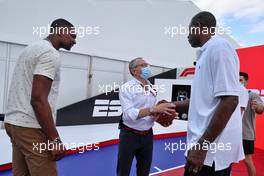 (L to R): Chris Bosh (USA) Former Basketball Player with Stefano Domenicali (ITA) Formula One President and CEO and Dikembe Mutombo, Former Basketball Player. 21.10.2021. Formula 1 World Championship, Rd 17, United States Grand Prix, Austin, Texas, USA, Preparation Day.