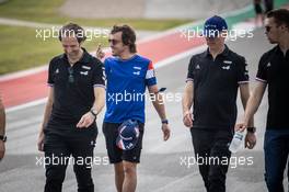 Fernando Alonso (ESP) Alpine F1 Team and Daniil Kvyat (RUS) Alpine F1 Team Reserve Driver walk the circuit with the team. 21.10.2021. Formula 1 World Championship, Rd 17, United States Grand Prix, Austin, Texas, USA, Preparation Day.