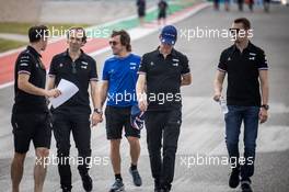 Fernando Alonso (ESP) Alpine F1 Team and Daniil Kvyat (RUS) Alpine F1 Team Reserve Driver walk the circuit with the team. 21.10.2021. Formula 1 World Championship, Rd 17, United States Grand Prix, Austin, Texas, USA, Preparation Day.
