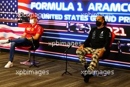 (L to R): Charles Leclerc (MON) Ferrari and Lewis Hamilton (GBR) Mercedes AMG F1 in the FIA Press Conference. 21.10.2021. Formula 1 World Championship, Rd 17, United States Grand Prix, Austin, Texas, USA, Preparation Day.