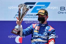 Race winner Robert Shwartzman (RUS) PREMA Racing celebrates on the podium. 05.06.2021. FIA Formula 2 Championship, Rd 3, Sprint Race 1, Baku, Azerbaijan, Saturday.