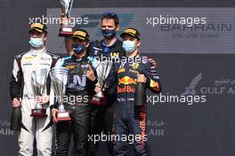 Guanyu Zhou (CHN) Uni-Virtuosi Racing, Daniel Ticktum (GBR), Carlin and Liam Lawson (NZL), Hitech Grand Prix  28.03.2021. FIA Formula 2 Championship, Rd 1, Feature Race, Sakhir, Bahrain, Sunday.