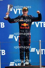 Juri Vips (EST) Hitech celebrates his second position on the podium. 25.09.2021. FIA Formula 2 Championship, Rd 6, Sprint Race 1, Sochi, Russia, Saturday.