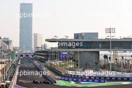 Bent Viscaal (NLD) Trident and Dan Ticktum (GBR) Carlin battle for position. 04.12.2021. FIA Formula 2 Championship, Rd 7, Sprint Race 1, Jeddah, Saudi Arabia, Saturday.