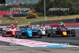 Caio Collet (BRA) MP Motorsport and Jak Crawford (USA) Trident battle for position. 19.06.2021. FIA Formula 3 Championship, Rd 2, Sprint Race 1, Paul Ricard, France, Saturday.