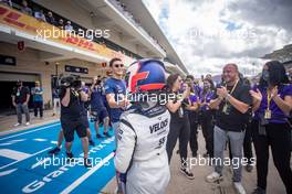 Race winner and W Series Champion Jamie Chadwick (GBR) Veloce Racing celebrates in parc ferme with George Russell (GBR) Williams Racing. 24.10.2021. W Series, Rd 7, Austin, Texas, USA, Race 2 Day.