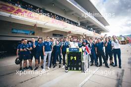 Race winner and W Series Champion Jamie Chadwick (GBR) Veloce Racing celebrates her success with Williams Racing. 24.10.2021. W Series, Rd 7, Austin, Texas, USA, Race 2 Day.