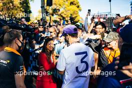 Daniel Ricciardo (AUS) McLaren with fans. 08.04.2022. Formula 1 World Championship, Rd 3, Australian Grand Prix, Albert Park, Melbourne, Australia, Practice Day.