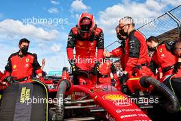 Carlos Sainz Jr (ESP) Ferrari F1-75 on the grid. 10.04.2022. Formula 1 World Championship, Rd 3, Australian Grand Prix, Albert Park, Melbourne, Australia, Race Day.