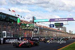 Charles Leclerc (MON) Ferrari F1-75 leads at the start of the race.  10.04.2022. Formula 1 World Championship, Rd 3, Australian Grand Prix, Albert Park, Melbourne, Australia, Race Day.