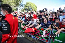 Circuit atmosphere - fans. 09.04.2022. Formula 1 World Championship, Rd 3, Australian Grand Prix, Albert Park, Melbourne, Australia, Qualifying Day.