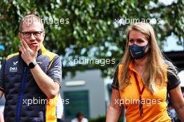 (L to R): Andreas Seidl, McLaren Managing Director with Sophie Ogg (GBR) McLaren Communications Director. 09.04.2022. Formula 1 World Championship, Rd 3, Australian Grand Prix, Albert Park, Melbourne, Australia, Qualifying Day.