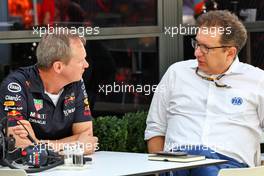 (L to R): Paul Monaghan (GBR) Red Bull Racing Chief Engineer with Nicholas Tombazis (GRE) FIA Head of Single-Seater Technical Matters. 10.04.2022. Formula 1 World Championship, Rd 3, Australian Grand Prix, Albert Park, Melbourne, Australia, Race Day.
