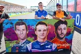 (L to R): Oscar Piastri (AUS) Alpine F1 Team Reserve Driver and Daniel Ricciardo (AUS) McLaren. 10.04.2022. Formula 1 World Championship, Rd 3, Australian Grand Prix, Albert Park, Melbourne, Australia, Race Day.