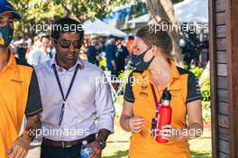 (L to R): Karun Chandhok (IND) Sky Sports F1 Presenter and Sophie Ogg (GBR) McLaren Communications Director. 10.04.2022. Formula 1 World Championship, Rd 3, Australian Grand Prix, Albert Park, Melbourne, Australia, Race Day.