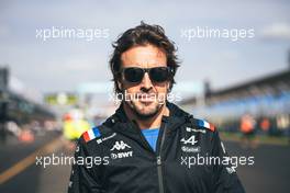 Fernando Alonso (ESP) Alpine F1 Team walks the circuit. 06.04.2022. Formula 1 World Championship, Rd 3, Australian Grand Prix, Albert Park, Melbourne, Australia, Preparation Day.