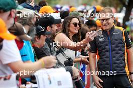 Andreas Seidl, McLaren Managing Director with fans. 07.04.2022. Formula 1 World Championship, Rd 3, Australian Grand Prix, Albert Park, Melbourne, Australia, Preparation Day.