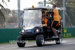 Daniel Ricciardo (AUS) McLaren rides the circuit on a buggy with the team. 06.04.2022. Formula 1 World Championship, Rd 3, Australian Grand Prix, Albert Park, Melbourne, Australia, Preparation Day.