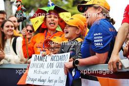 Daniel Ricciardo (AUS) McLaren fans. 07.04.2022. Formula 1 World Championship, Rd 3, Australian Grand Prix, Albert Park, Melbourne, Australia, Preparation Day.