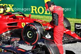 Carlos Sainz Jr (ESP) Ferrari in qualifying parc ferme. 08.07.2022. Formula 1 World Championship, Rd 11, Austrian Grand Prix, Spielberg, Austria, Qualifying Day.