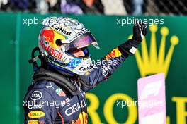 Max Verstappen (NLD) Red Bull Racing celebrates being fastest in qualifying in parc ferme. 08.07.2022. Formula 1 World Championship, Rd 11, Austrian Grand Prix, Spielberg, Austria, Qualifying Day.