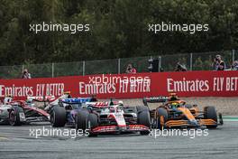 Kevin Magnussen (DEN) Haas VF-22 battle for position with Fernando Alonso (ESP) Alpine F1 Team A522 and Lando Norris (GBR) McLaren MCL36. 10.07.2022. Formula 1 World Championship, Rd 11, Austrian Grand Prix, Spielberg, Austria, Race Day.