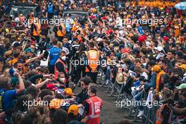Fernando Alonso (ESP) Alpine F1 Team and Esteban Ocon (FRA) Alpine F1 Team with fans. 09.07.2022. Formula 1 World Championship, Rd 11, Austrian Grand Prix, Spielberg, Austria, Sprint Day.