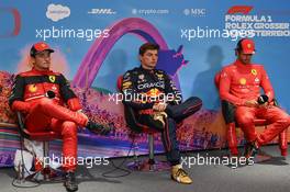 (L to R): Charles Leclerc (MON) Ferrari; Max Verstappen (NLD) Red Bull Racing; and Carlos Sainz Jr (ESP) Ferrari, in the FIA Press Conference. 09.07.2022. Formula 1 World Championship, Rd 11, Austrian Grand Prix, Spielberg, Austria, Sprint Day.