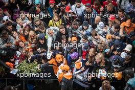 Daniel Ricciardo (AUS) McLaren with fans. 10.07.2022. Formula 1 World Championship, Rd 11, Austrian Grand Prix, Spielberg, Austria, Race Day.