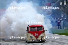 The Oklahoma Willy jet-powered VW Camper Van. 10.07.2022. Formula 1 World Championship, Rd 11, Austrian Grand Prix, Spielberg, Austria, Race Day.
